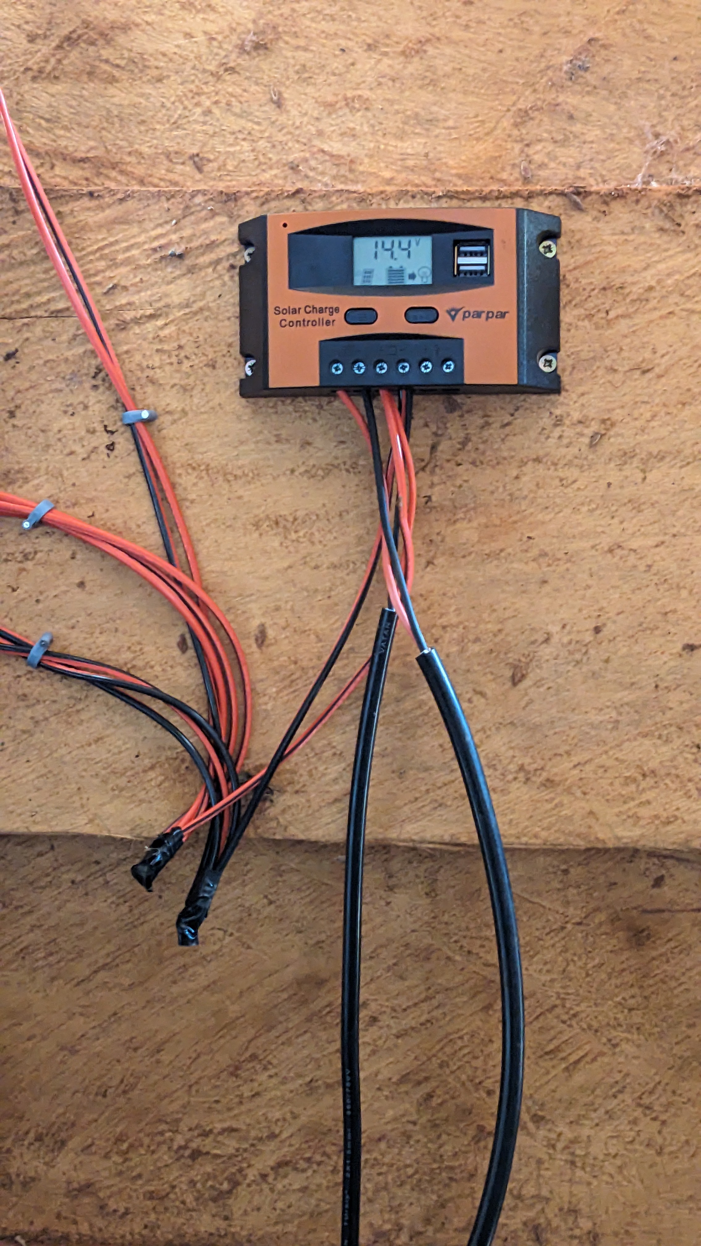 Équipement solaire - Contrôleur de charge